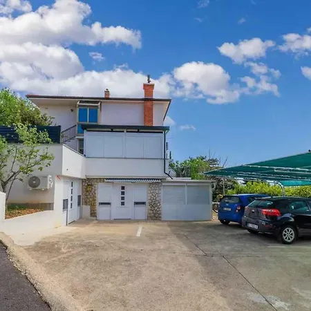 Apartman In 13715 Crikvenica