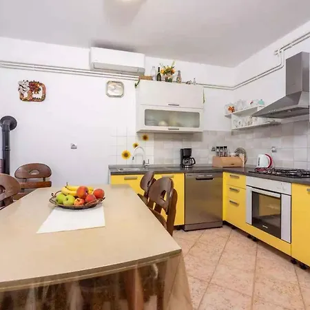 In 13715 * Crikvenica